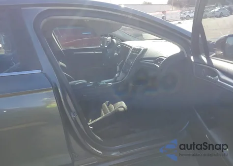 2014 Ford Fusion Se z USA, uszkodzony, nr VIN 1FA6P0H70E5369870